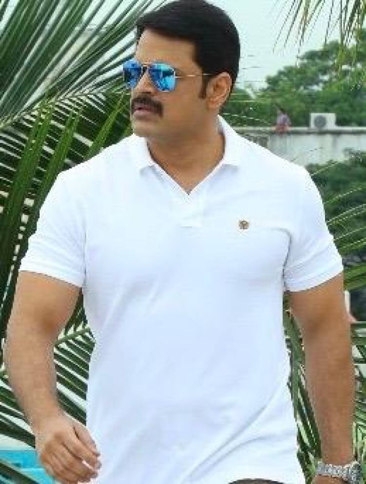 @shaamactor Plays the cop role in  #NaangaRombaBusy