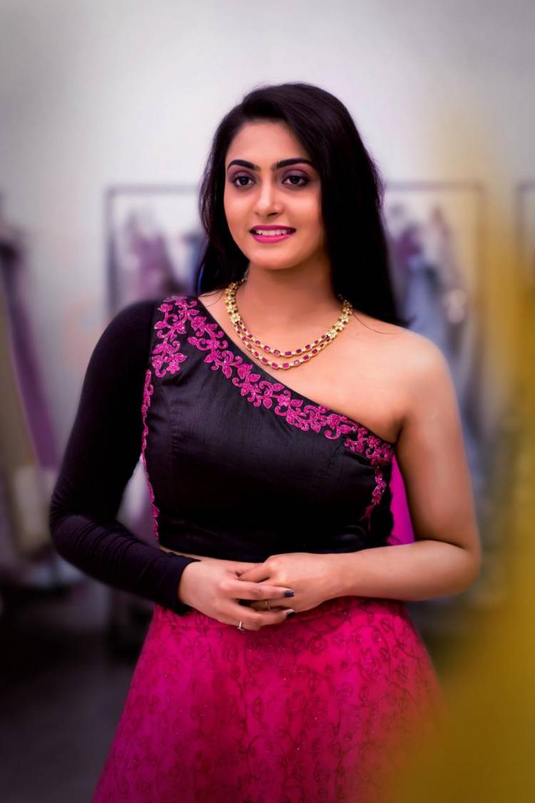 #ilayaPunnagaiilavarasi இளைய புன்னகை இளவரசி   #AnithraNair  அனித்திராநாயர்