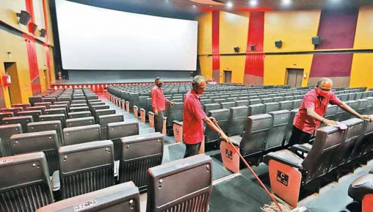 தியேட்டர்களை திறக்க அனுமதி உரிமையாளர்களுக்கு பெரும் மகிழ்ச்சி