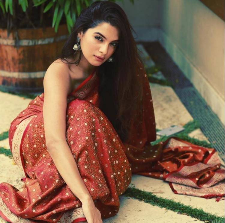 The Picture Perfect Stills Of Dharala Prabhu Fame Actress #TanyaHope, In A Sassy & Pleasant Look.
