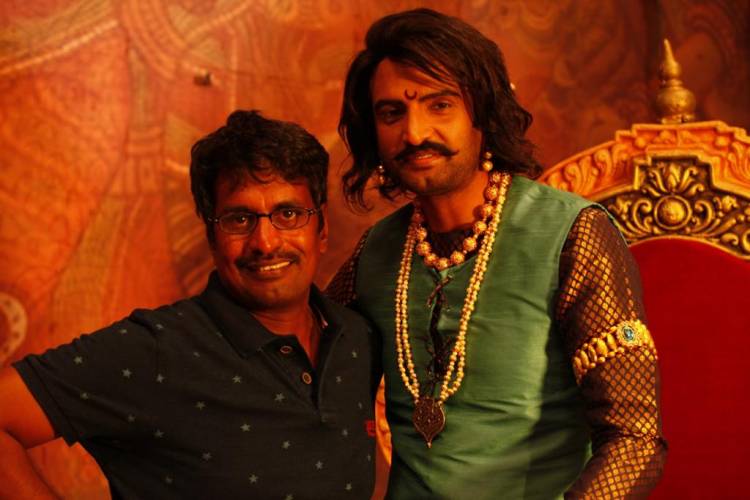 சந்தானம் மூன்று வேடங்களில் நடிக்கும் 'பிஸ்கோத்' தீபாவளிக்கு வெளியாகிறது!