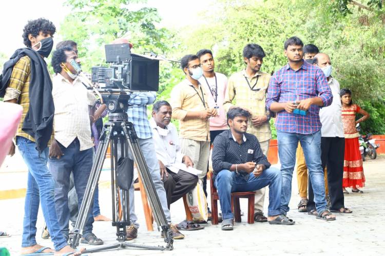  குழந்தைகளுடன் கும்மாளமிடும் நான் கடவுள் ராஜேந்திரன் " தகவி". படத்தில் கல கலப்பு
