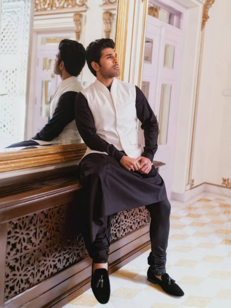 @AlluSirish looks absolutely Dapper in this @GG_Studio