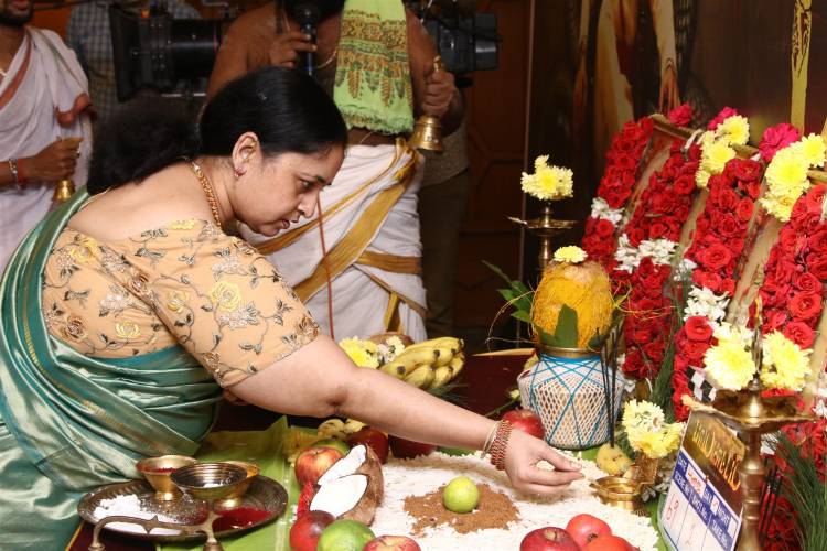 ஐந்து மொழிகளில் பிரமாண்டமாக தயாரிக்கும் படம்  “ பாம்பாட்டம் “