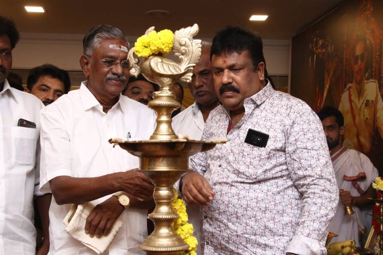 ஐந்து மொழிகளில் பிரமாண்டமாக தயாரிக்கும் படம்  “ பாம்பாட்டம் “
