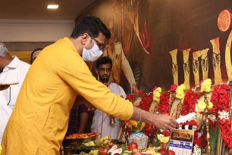 ஐந்து மொழிகளில் பிரமாண்டமாக தயாரிக்கும் படம்  “ பாம்பாட்டம் “