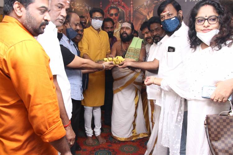 ஐந்து மொழிகளில் பிரமாண்டமாக தயாரிக்கும் படம்  “ பாம்பாட்டம் “