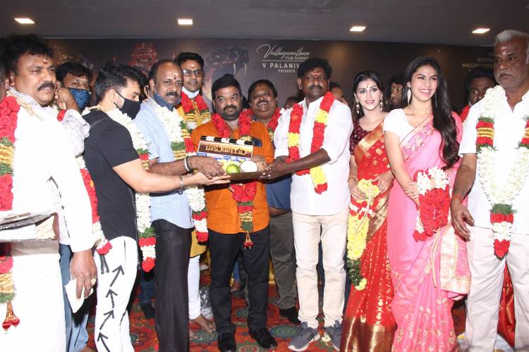 ஐந்து மொழிகளில் பிரமாண்டமாக தயாரிக்கும் படம்  “ பாம்பாட்டம் “