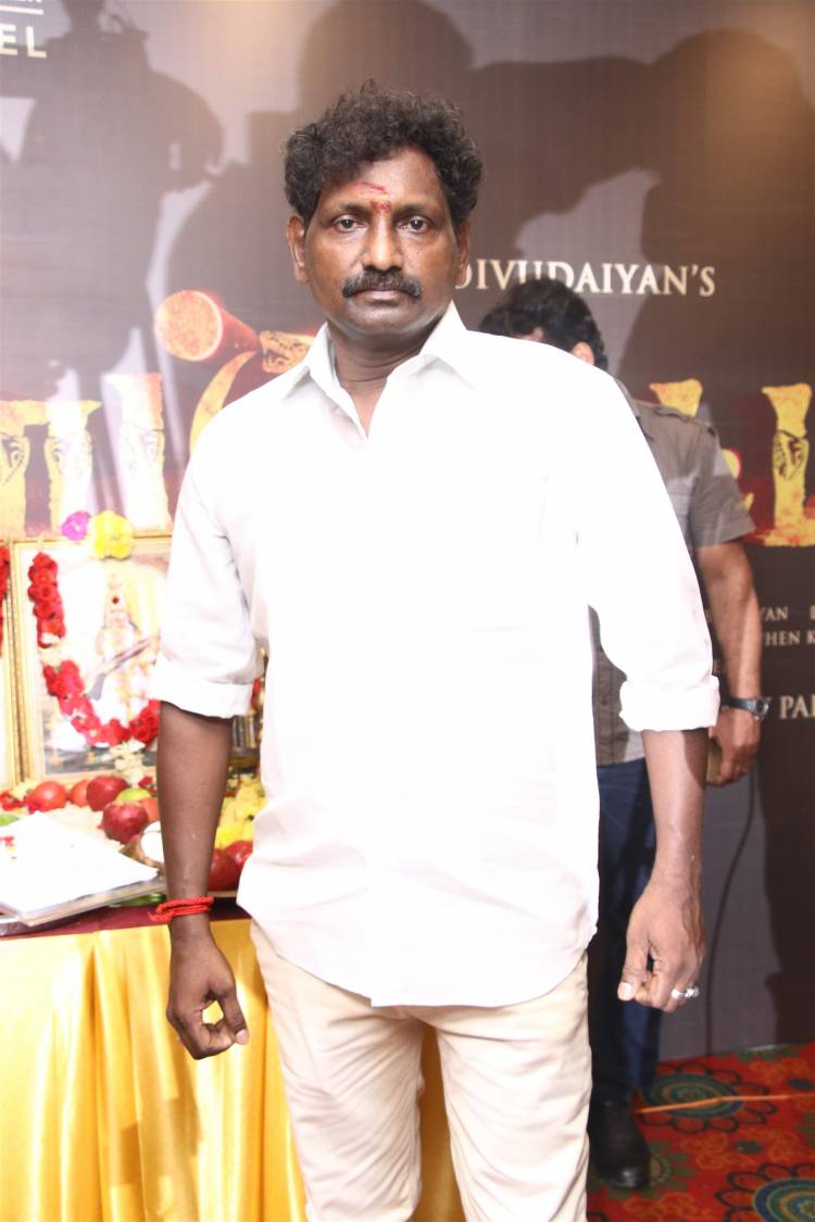 ஐந்து மொழிகளில் பிரமாண்டமாக தயாரிக்கும் படம்  “ பாம்பாட்டம் “