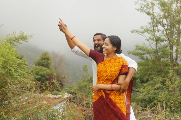 Herewith sending the stills and Cast & Crew of the movie  'Thean' - 'தேன்'