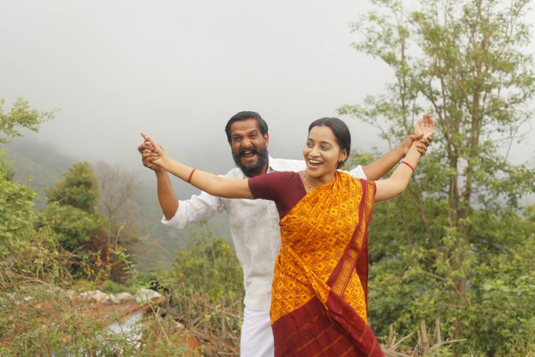 Herewith sending the stills and Cast & Crew of the movie  'Thean' - 'தேன்'