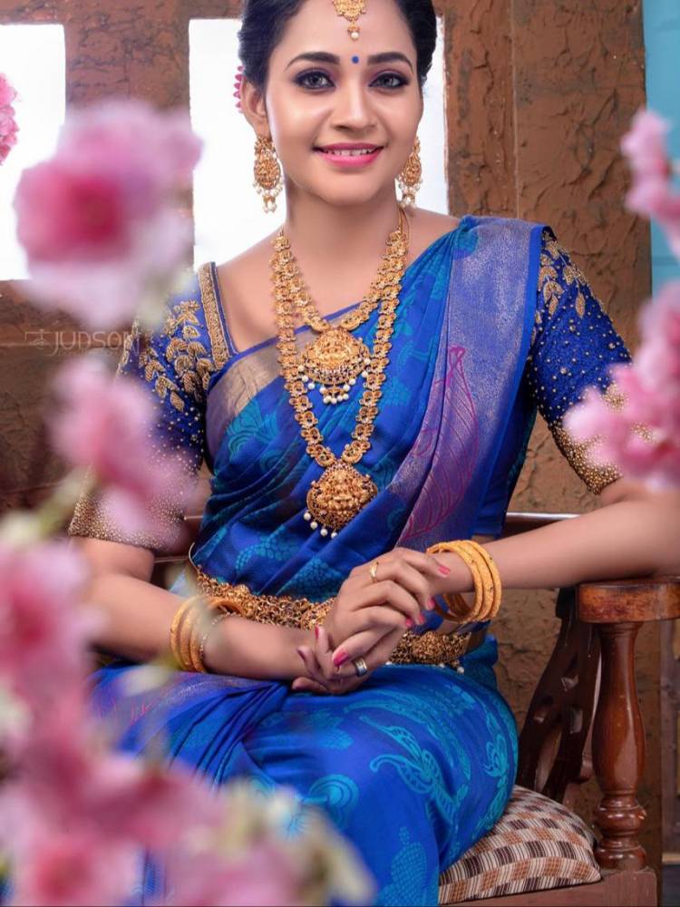 நான் அபர்ணதி. எனது நடிப்பில் வெளியாகவிருக்கும் ' தேன்' 