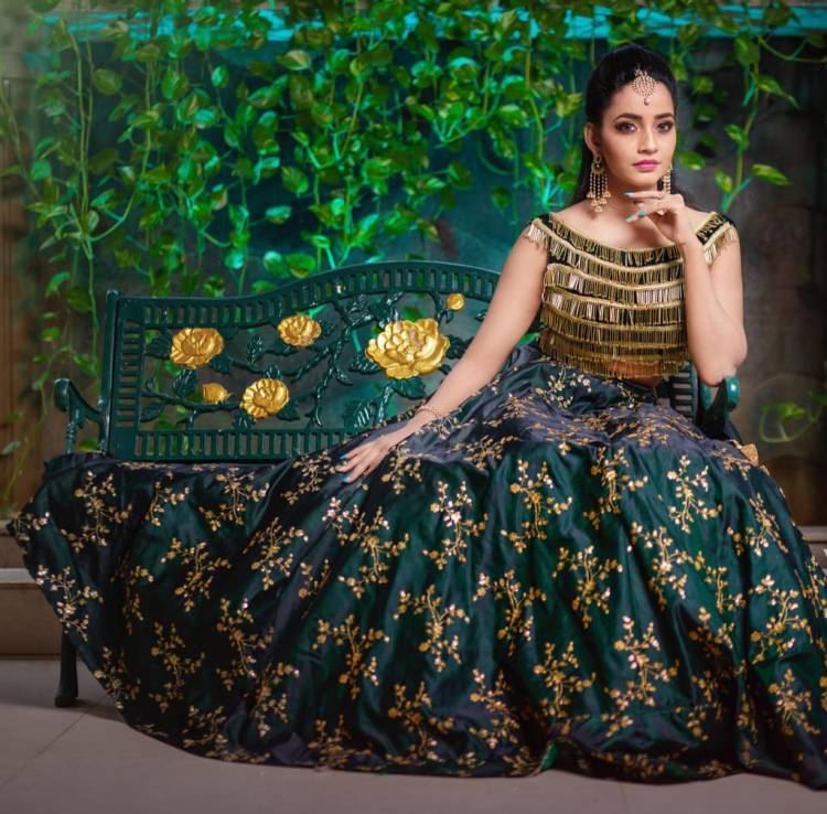 நான் அபர்ணதி. எனது நடிப்பில் வெளியாகவிருக்கும் ' தேன்' 