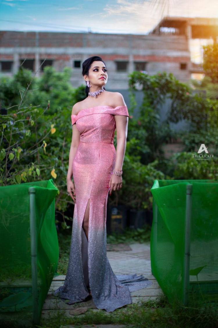 நான் அபர்ணதி. எனது நடிப்பில் வெளியாகவிருக்கும் ' தேன்' 