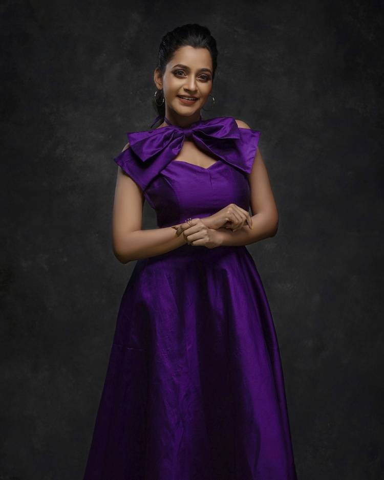 நான் அபர்ணதி. எனது நடிப்பில் வெளியாகவிருக்கும் ' தேன்' 