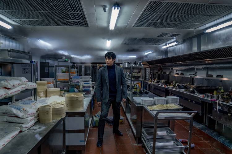 Trident Arts R.Ravindran and Indo Overseas Films releases Jackie Chan's Vanguard