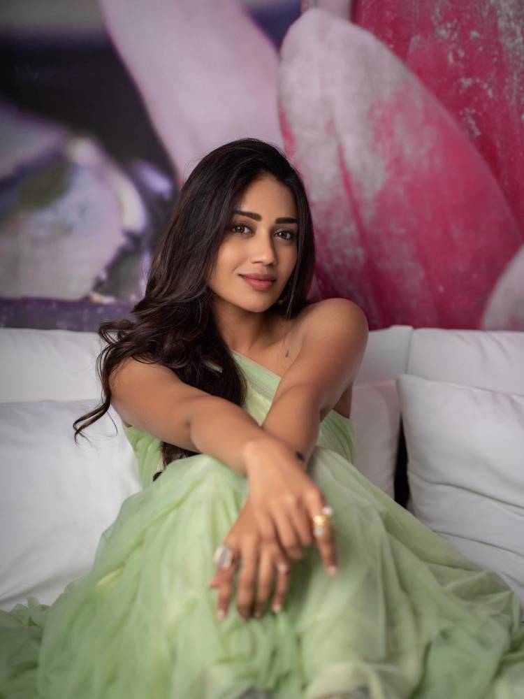 @Nivetha_Tweets looks bewitching in the latest photoshoot