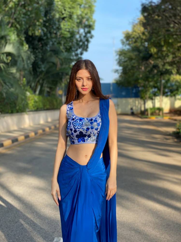 Beautiful in blue!! Actress #Vedhika is all elegance and class in these pictures from her most recent photoshoot!