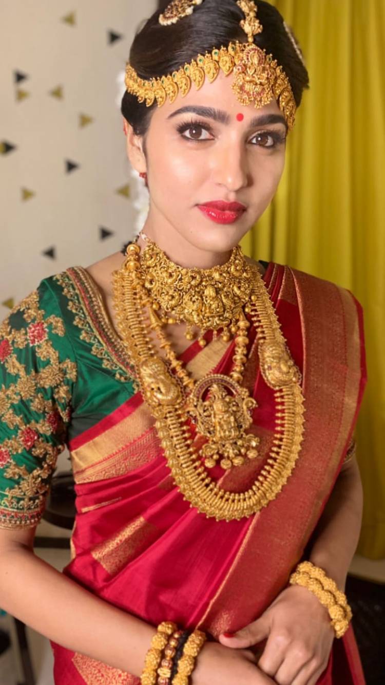 #SaiDhanshika proves yet another time that she can pull any look with ease. 