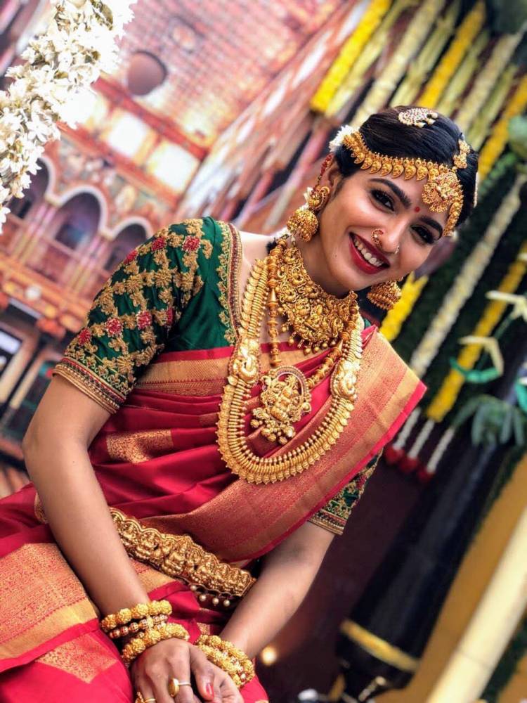 #SaiDhanshika proves yet another time that she can pull any look with ease. 