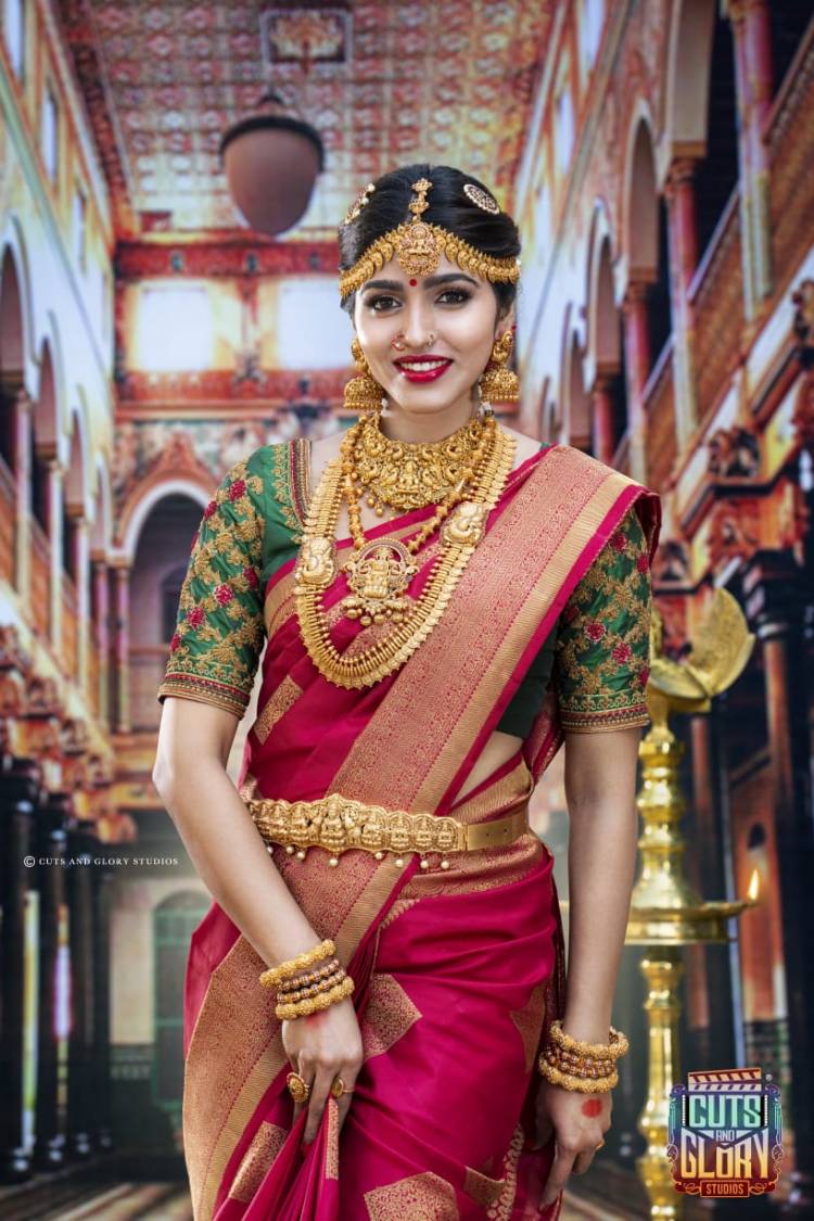 #SaiDhanshika proves yet another time that she can pull any look with ease. 