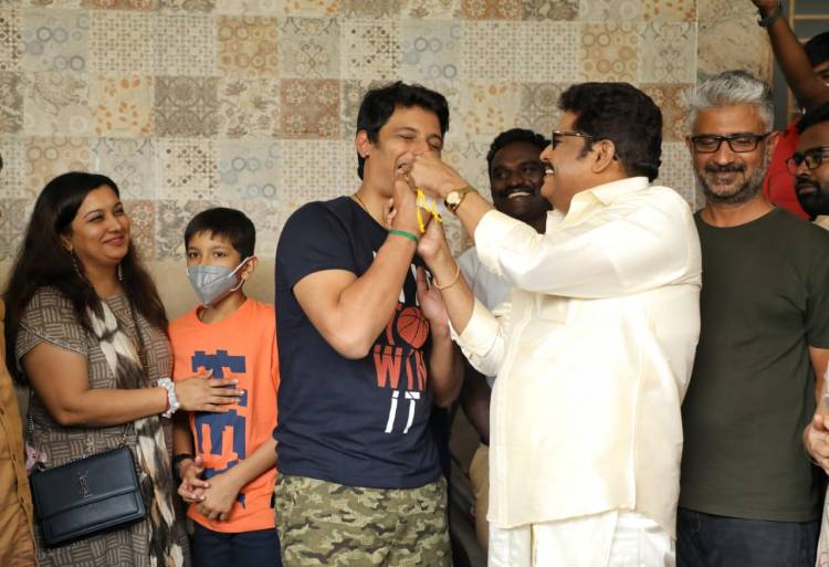 Birthday celebration of @JiivaOfficial from the sets of @SuperGoodFilms_ ‘s #ProductionNo91