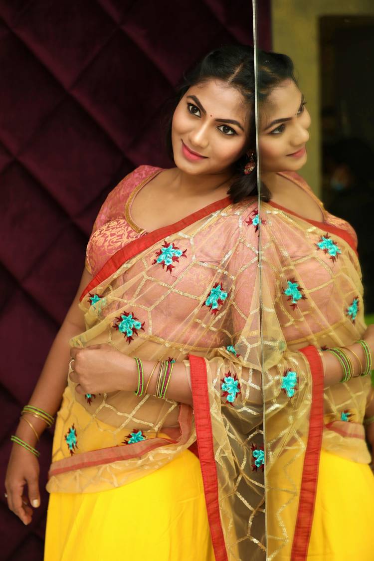 Actress Shruti Reddy Latest Stills @ShrutiReddyy