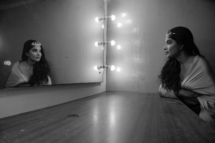 Actress #Sabbitaroi Hot & Bold Photoshoot Pics