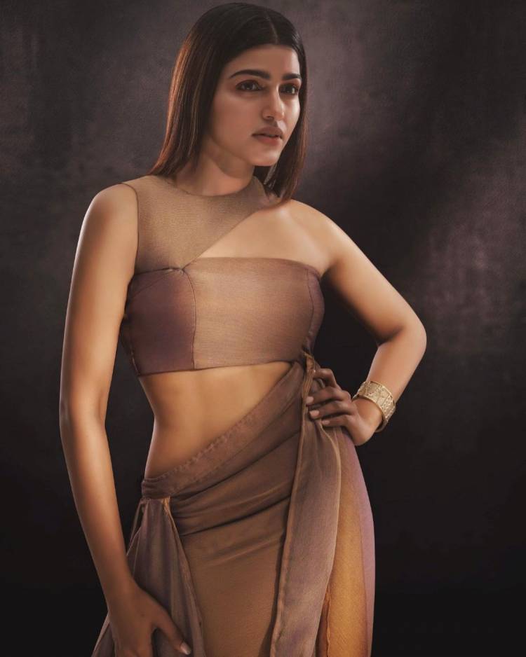 The Marvelous Stills Of Our Wonderful Actress #SaiDhanshika, Making A Move In Trying Something New!!