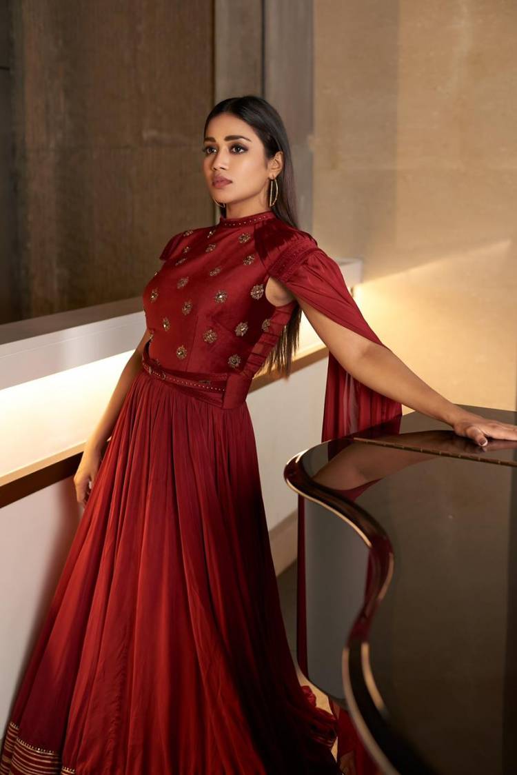 @Nivetha_Tweets looks graceful in the recent photoshoot images