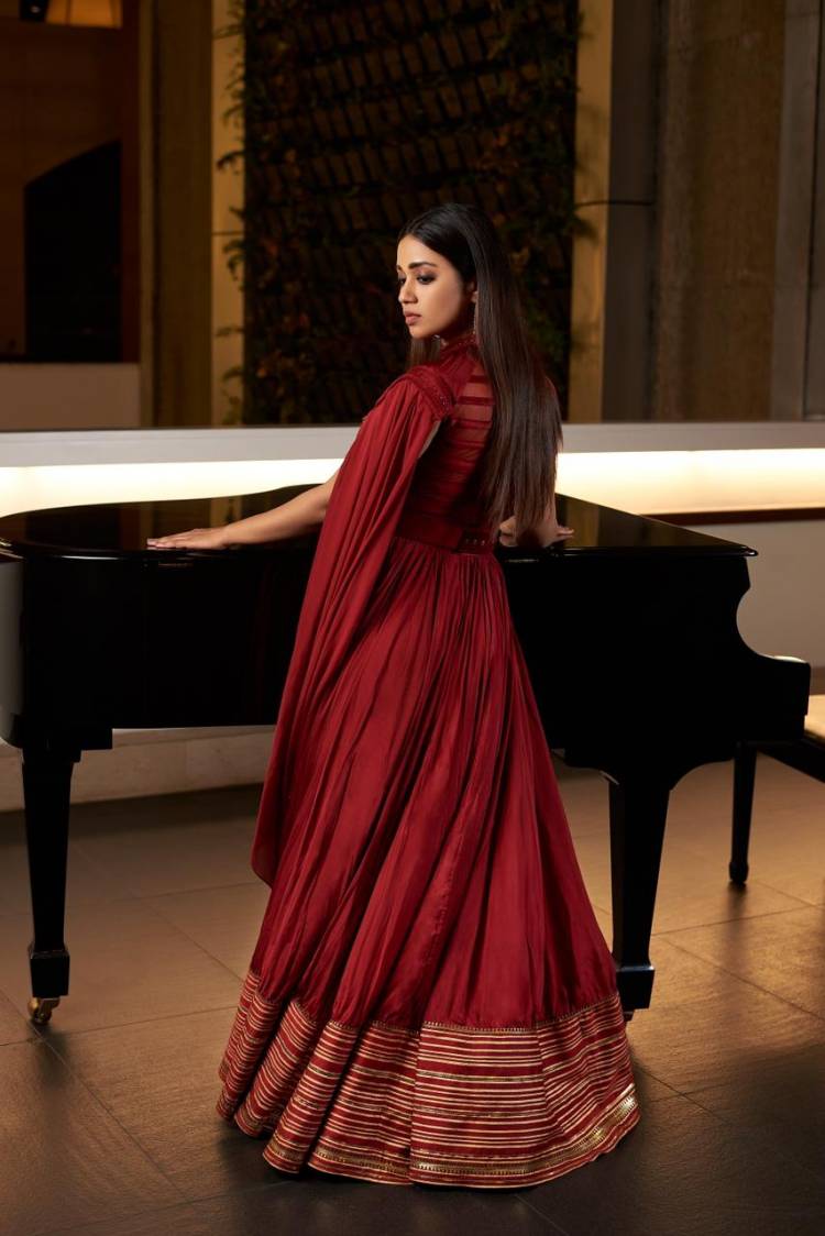 @Nivetha_Tweets looks graceful in the recent photoshoot images