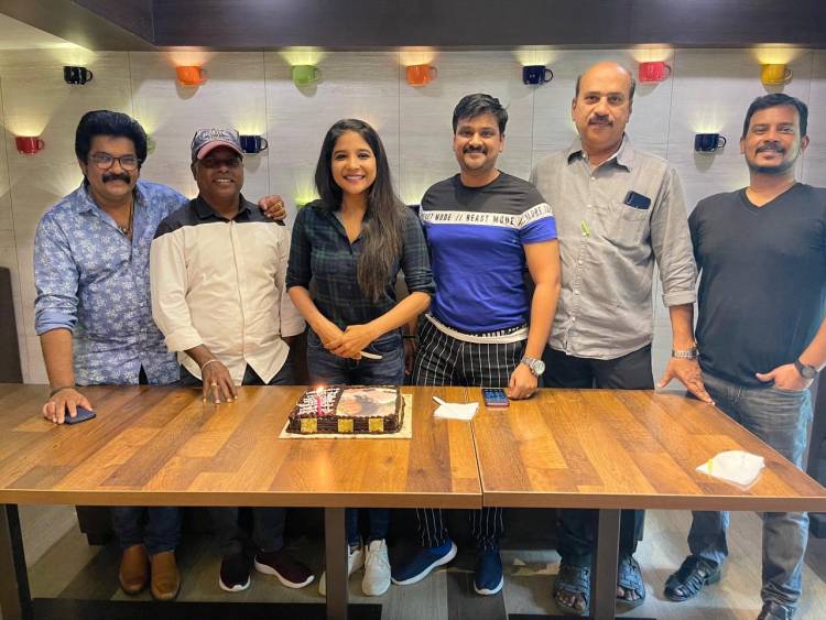 #TheNight movie team celebrates their heroine @ssakshiagarwal for reaching 1.3 Million Instagram Followers #SakshiAgarwal