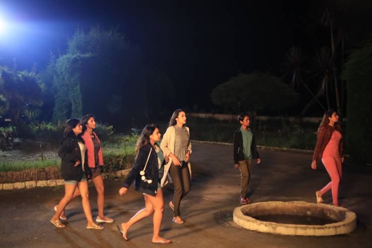 தெலுங்கு பிக் பாஸ் புகழ் 'பானு ஸ்ரீ ரெட்டி' நடித்திருக்கும் லேடீஸ் ஹாஸ்டல் த்ரில்லர் ‘கேட்’..!