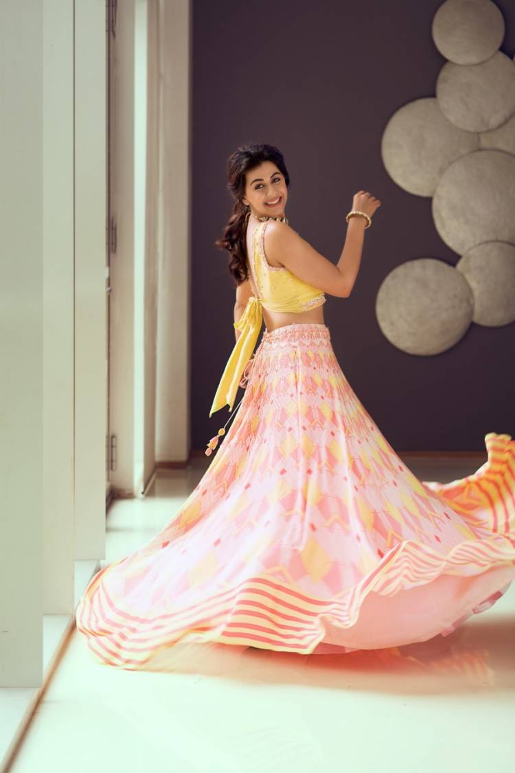 Actress #Nikkigalrani Dazzling Stills!! @nikkigalrani