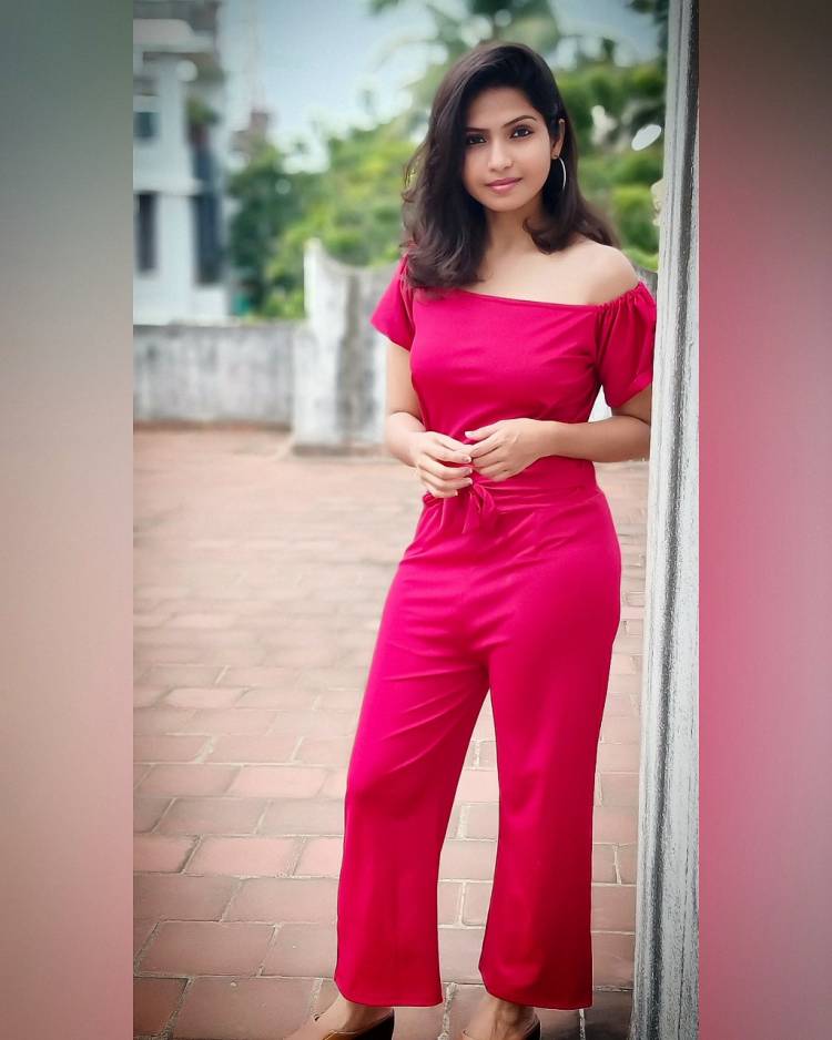 Actress venba