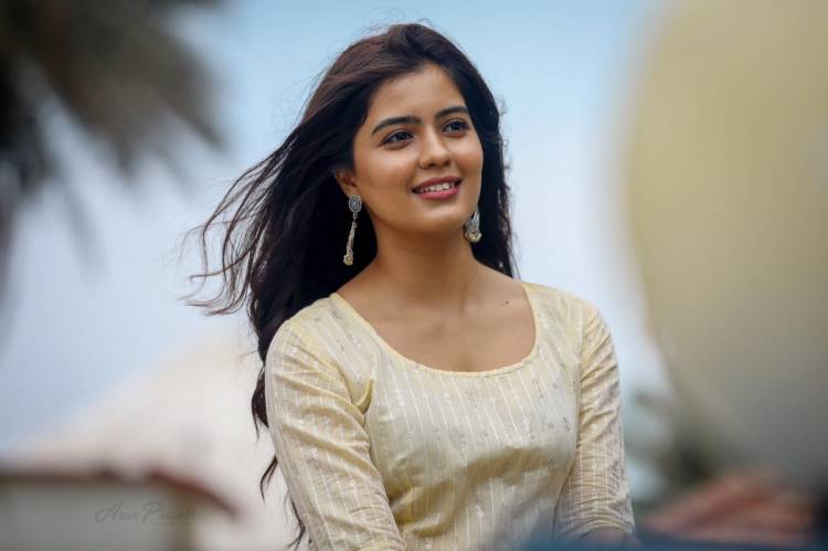 Pristine beauty #AmrithaAiyer's  latest clicks.