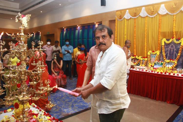 தமிழில் ரீமேக் ஆகிறது 'ஆண்ட்ராய்டு குஞ்சப்பன்': கே.எஸ்.ரவிகுமார் தயாரித்து நடிக்கிறார்