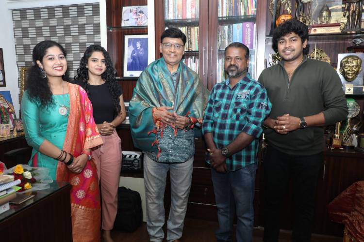 பிரபல இயக்குனர் மற்றும் நடிகர் திரு.பாக்யராஜ் அவர்களால் வெளியிடப்பட்ட சிதம்பரம் ரெயில்வேகேட் படத்தின் இசைவெளியீடு....