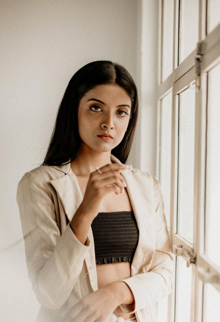Style, attitude, and class, #NivedhithaaSathish looks flawless in this new photoshoot!