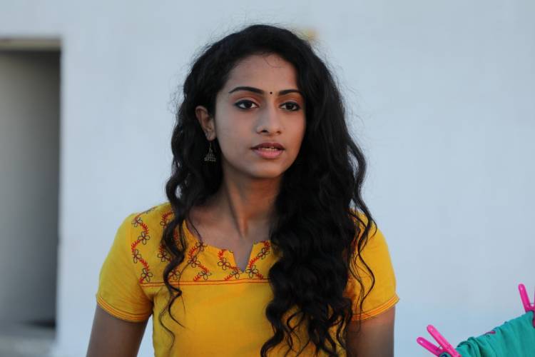 கல்விக்காக ஒரு பெண் மேற்கொள்ளும் பயணத்தை சொல்லும் படம்  “கமலி From நடுக்காவேரி” !