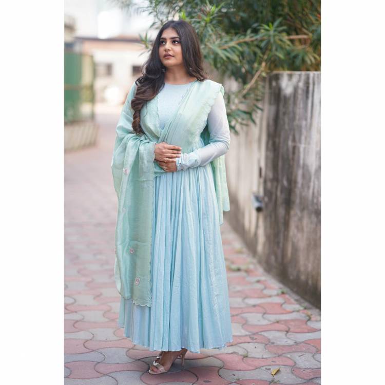 மகிழ்ச்சி கடலில் மிதக்கும் மஞ்சிமா மோகன் ! 