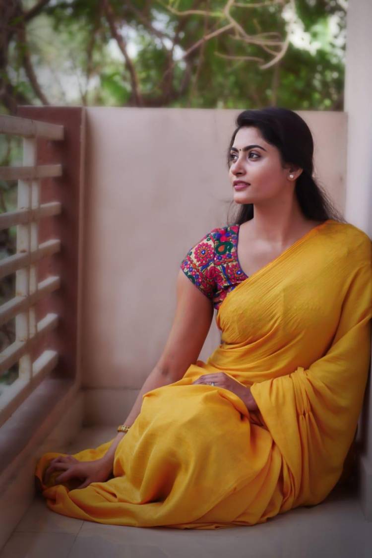 இளைய புன்னகை இளவரசி அனித்திராநாயர் plays an impressivepart in @vijaysrig Directorial #Pollathaulagilbayangaragame