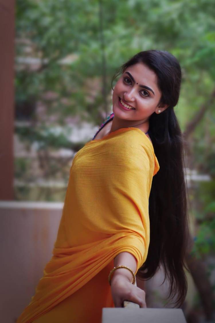 இளைய புன்னகை இளவரசி அனித்திராநாயர் plays an impressivepart in @vijaysrig Directorial #Pollathaulagilbayangaragame