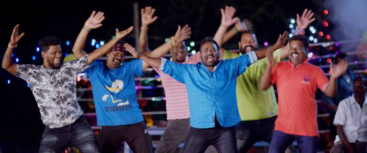 தெருக்கோடியில் பிறந்து நாகரீக வாழ்க்கைக்கு ஏங்கும்  ஒருவனின் கதை “ முன்னா “    