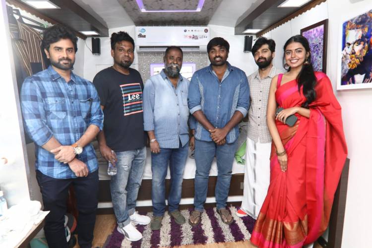 Actor Vijay Sethupathi unveiled the teaser of Cinematographer KV Guhan’s bilingual film ‘WWW’ (Who…Where…Why) featuring Adhith Arun and Shivani Rajashekar in lead roles. 