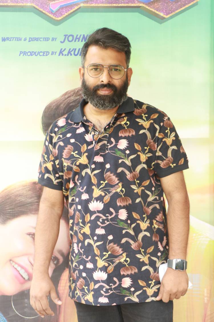 மக்கள் கவலையை மறந்து சிரிப்பதற்கான முயற்சியை செய்துக் கொண்டிருக்கிறேன்: சந்தானம் பேச்சு