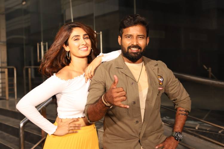 “ நானும் சிங்கிள் தான் “