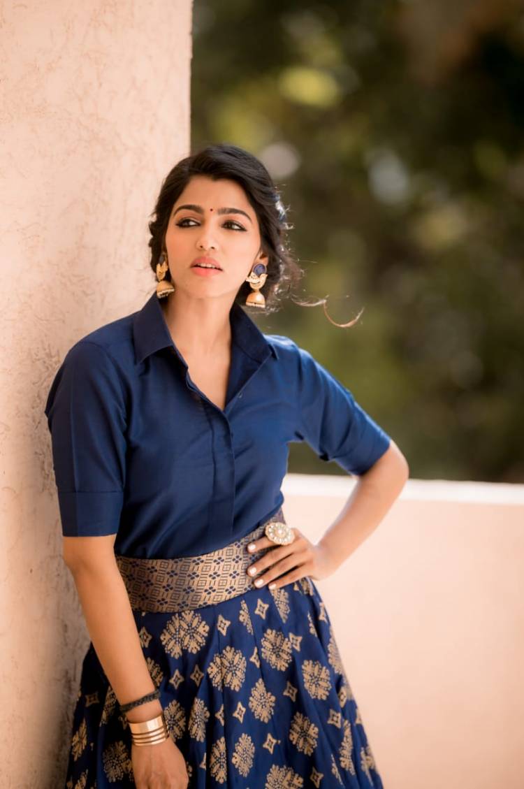Stylish And Graceful Look Of Our Gorgeous Actress #SaiDhanshika, Looks Perfectly Incredible In The Royal Blue Attire!! 