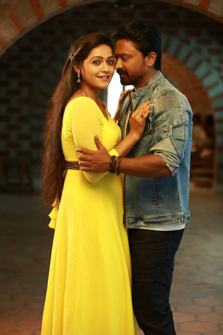  சின்னசாமி சினி கிரியேஷன்ஸ் சார்பில்  சின்னசாமி மெளனகுரு மிகப்பெரிய பொருட்செலவில் தயாரிக்கும் படம் "ராயர் பரம்பரை". 