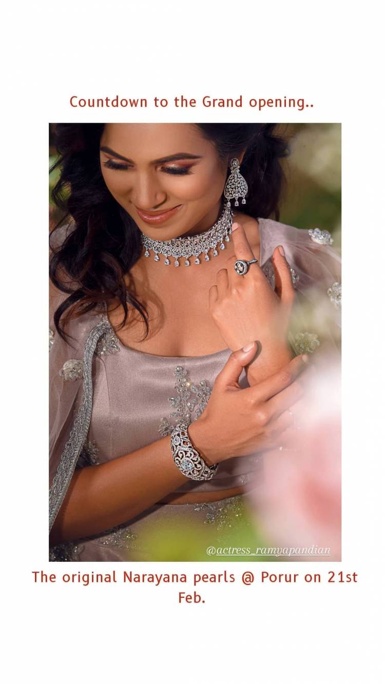 Narayana Pearls Gems & Jewelers Actess Ramyapandian Stills